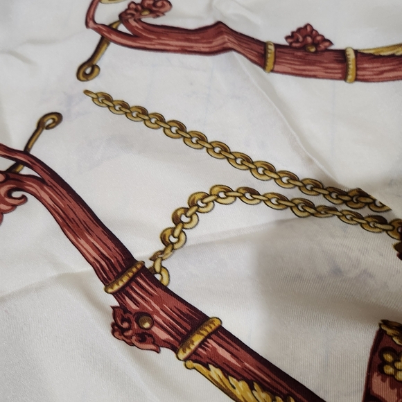 Trussardi silk scarf has transferred dyed blue - Picture 11 of 11